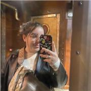 Jeune femme ayant pour but de devenir institutrice :)